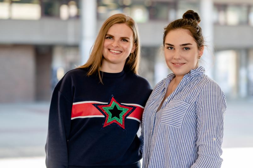 Sofiya Kostiukovska (links) und Tetiana Kanderal sind ukrainische Teilnehmerinnen am Programm Studienbrücke.