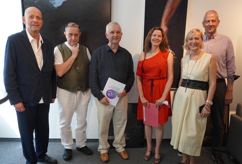 Gruppenbild Verleihung des Kunstpreises am 30.6.2022