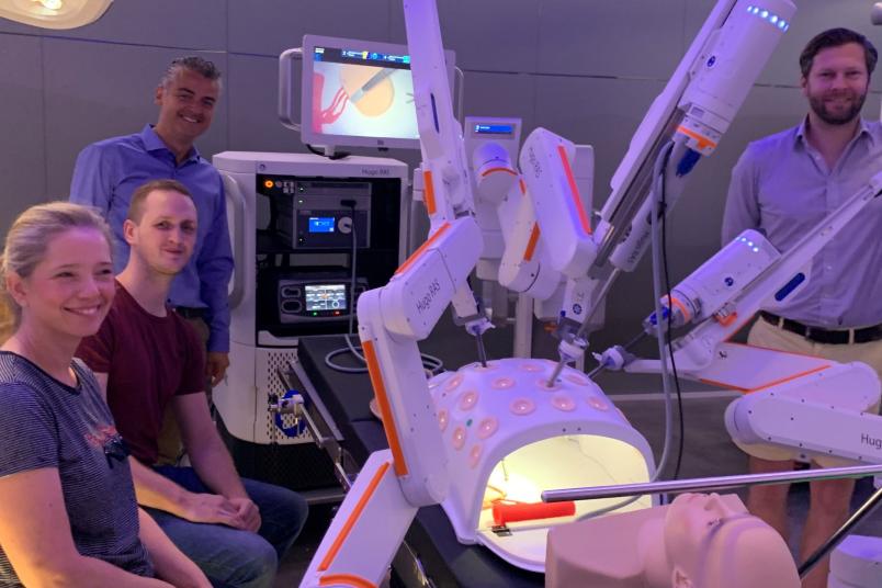 In mehreren Trainingskursen ist das OP-Team für die Arbeit mit dem Roboter bereits geschult worden.