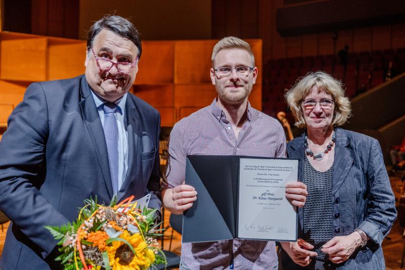 Mit dem GdF-Preis Dr. Klaus Marquardt ist Dr. Tim Kutta ausgezeichnet worden. Verliehen wurde die Urkunde von Birgit Fischer, Vorsitzende der GdF.