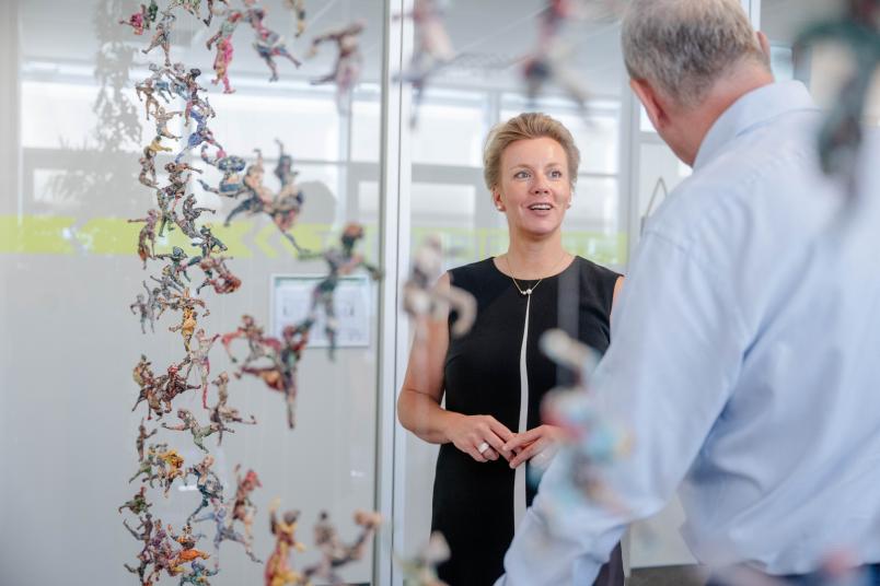 Für Ministerin Brandes gab es am Forschungszentrum Einblicke aus erster Hand in bereits laufende Arbeiten und Projekte.
