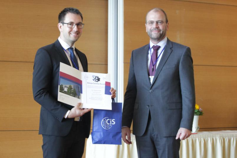 Energie: Philip Schmitt bei einer Preisverleihung