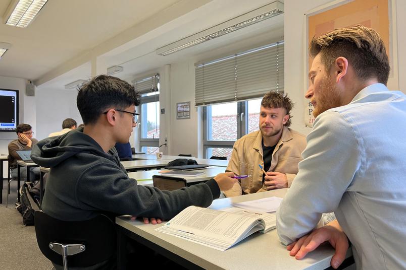 Studierende lernen