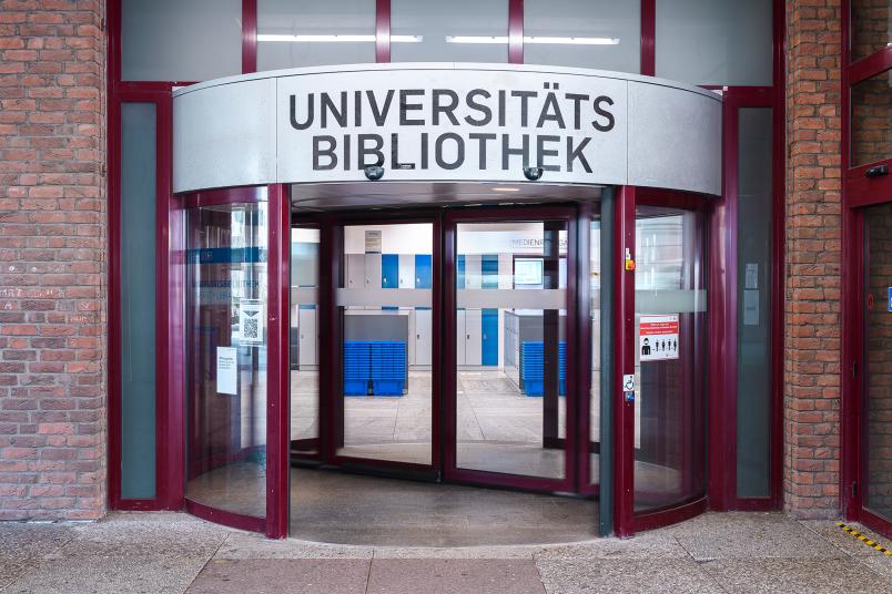 UB Eingang heute