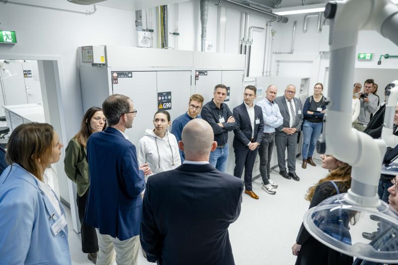Die Labore sind im BioMedizinZentrum an der Universitätsstraße untergebracht
