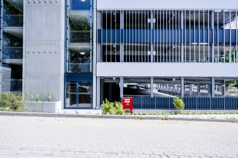 Das Parkhaus von außen.
