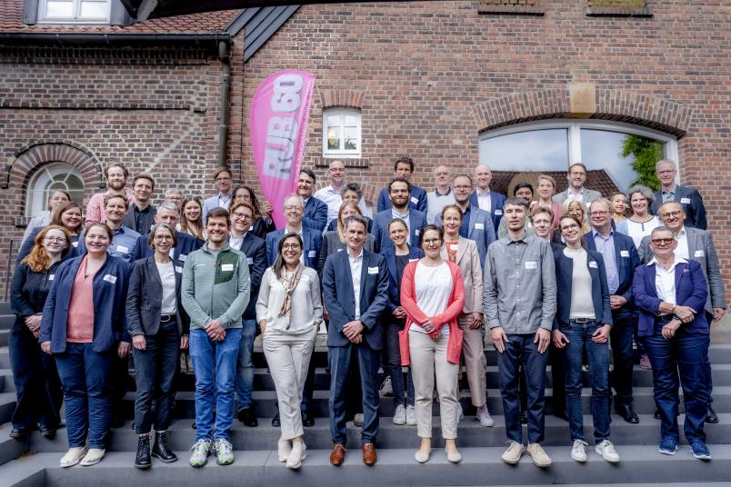 Neu Berufene im Kreise der Vertrenden aus Verwaltung und Interessenvertretungen