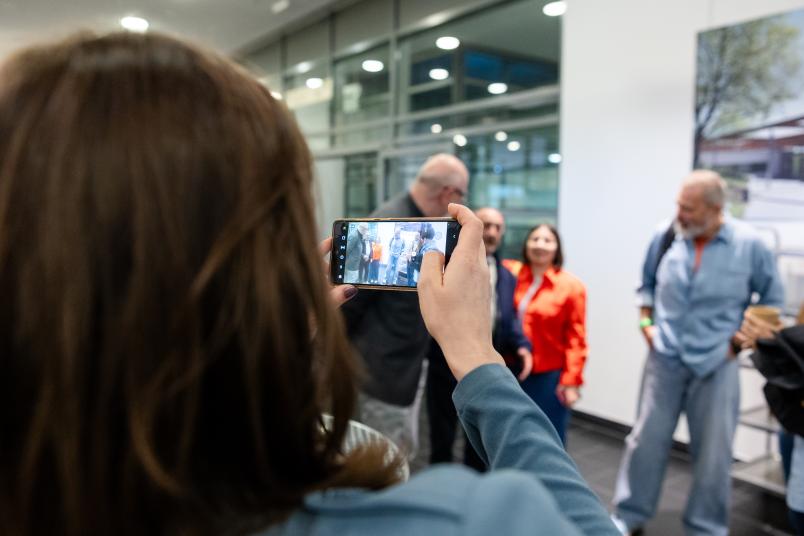 Ein Erinnerungsfoto wird gemacht
