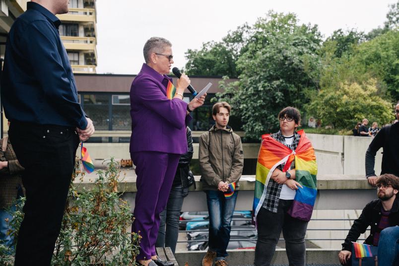 Prorektorin Isolde Karle kündigt eine hochschulweite Kampagne und ein Handlungskonzept gegen rechte Einflussnahme an.