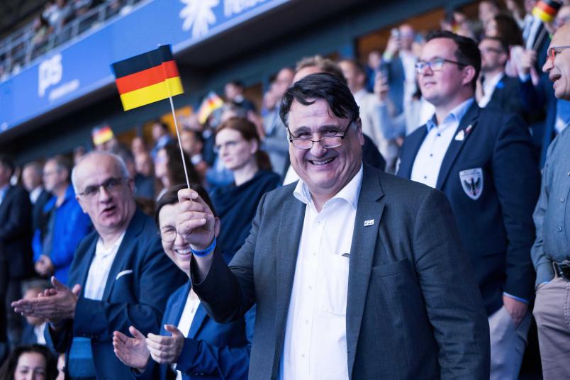 Zuschauer auf Tribüne
