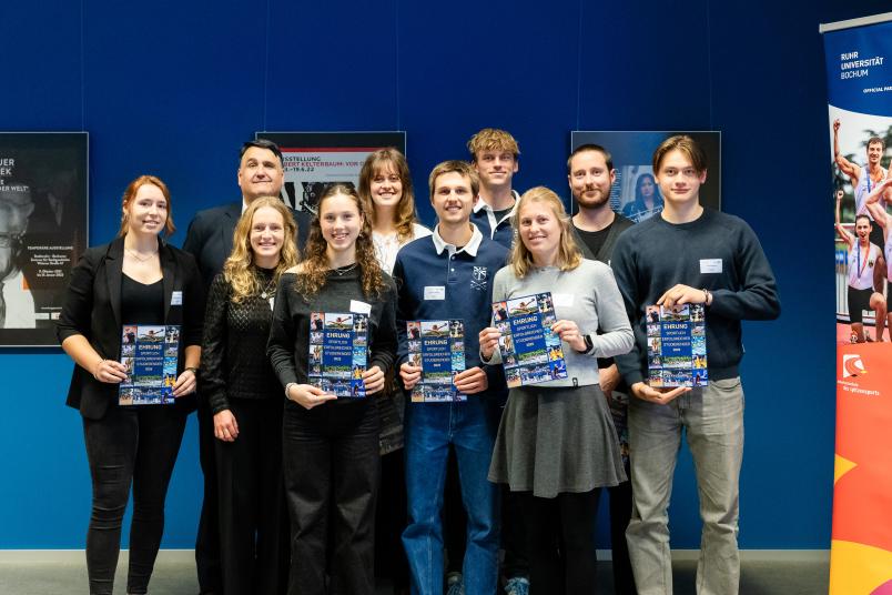 Gruppenbild mit den erfolgreichen Ruderern