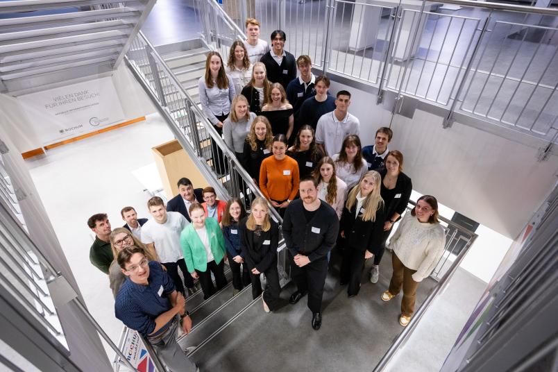 Gruppenbild im Treppenhaus