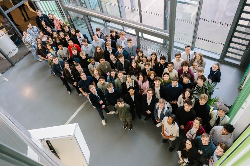 Auf dem Programm stand unter anderem ein Besuch des Forschungsbaus ZEMOS und des Exzellenzclusters RESOLV an der RUB.