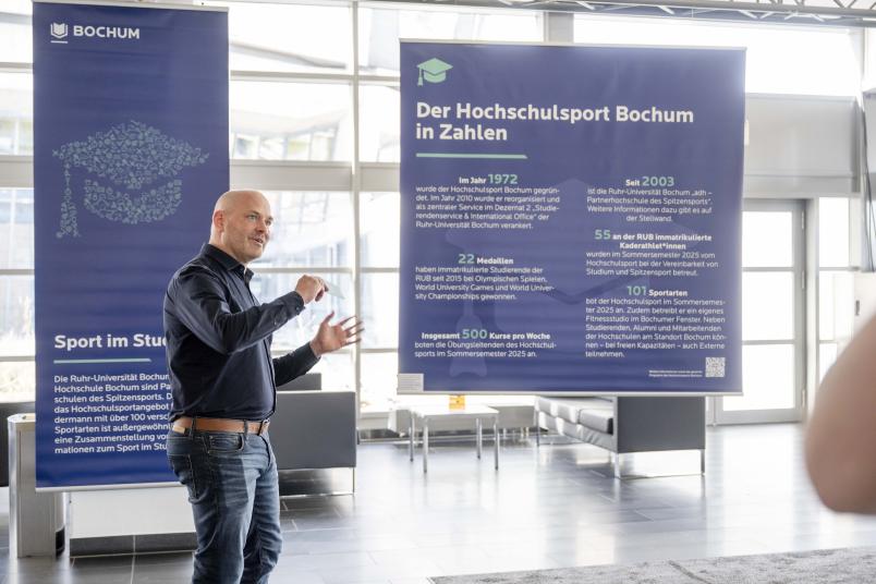 Ausstellung, ein Mann