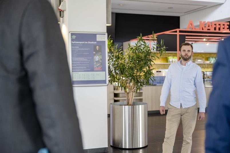 Ausstellung, ein Mann