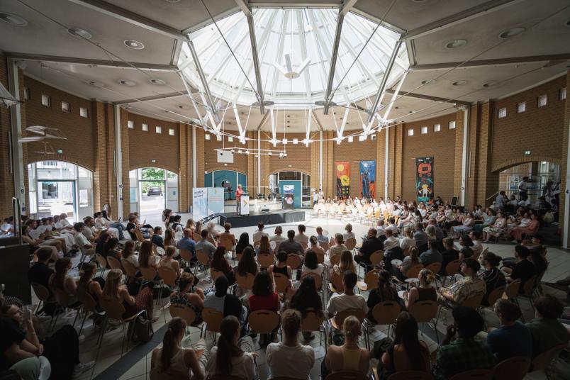 Begrüßung der Stipendiatinnen und Stipendiaten an der Anne-Frank-Gesamtschule in Dortmund