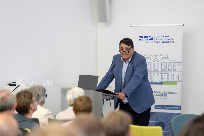 RUB-Rektor Prof. Dr. Martin Paul hat die Gäste im College for Social Sciences and Humanities der UA Ruhr in Essen begrüßt.