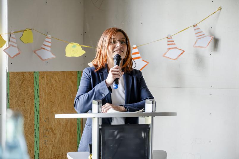 Anke Richter begrüßte die Gäste zum Richtfest.