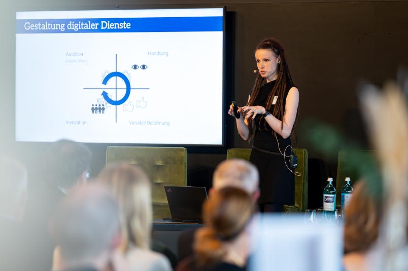 Die Bochumer Informatik-Professorin Karola Marky hat die Keynote des Abends zum Thema Digitale Souveränität gehalten.
