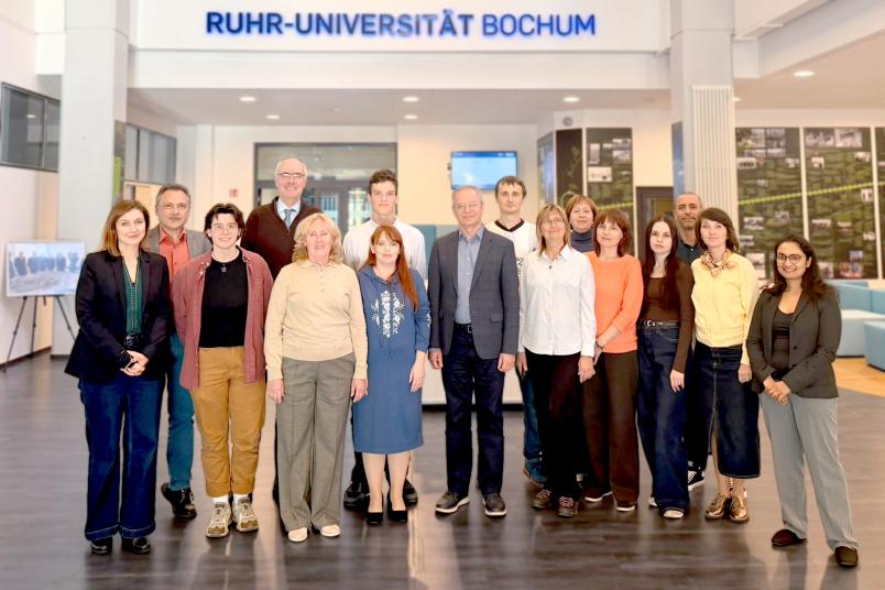 Gruppenbild mit Teilnehmenden einer Sommerschule an der Ruhr-Universität Bochum