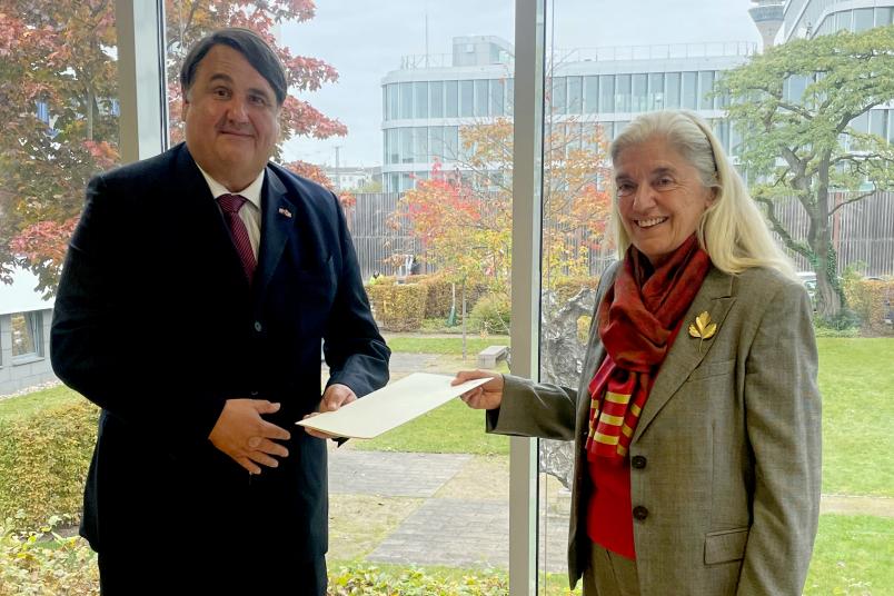 Martin Paul ist Ende Oktober 2021 von NRW-Wissenschaftsministerin Isabel Pfeiffer-Poensgen zum Rektor der RUB ernannt worden.