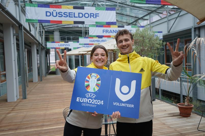 Das Volunteer-Programm für die Europameisterschaft ist genau ein Jahr vor dem Beginn, am 14. Juni, gestartet.