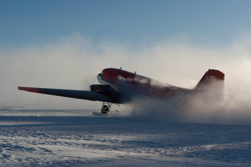 Ein Flugzeug am Südpol.