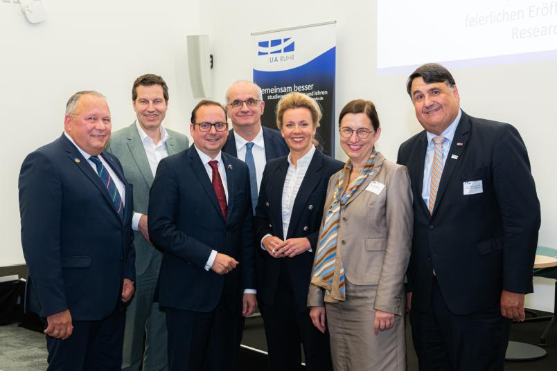 Gruppenbild zur Eröffnung der Research Alliance Ruhr