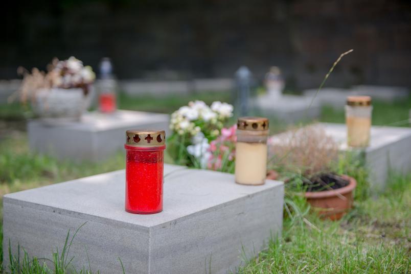 Symbolfoto für Trauer: Gräberfeld der Körperspender für die RUB-Medizin