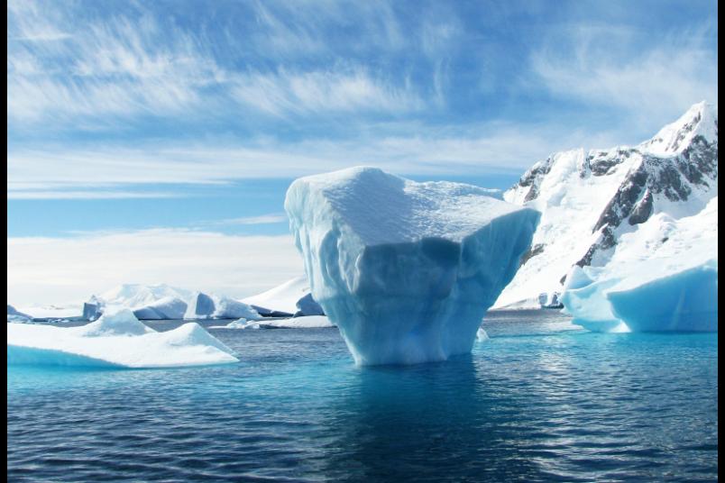 Eisberg im Meer