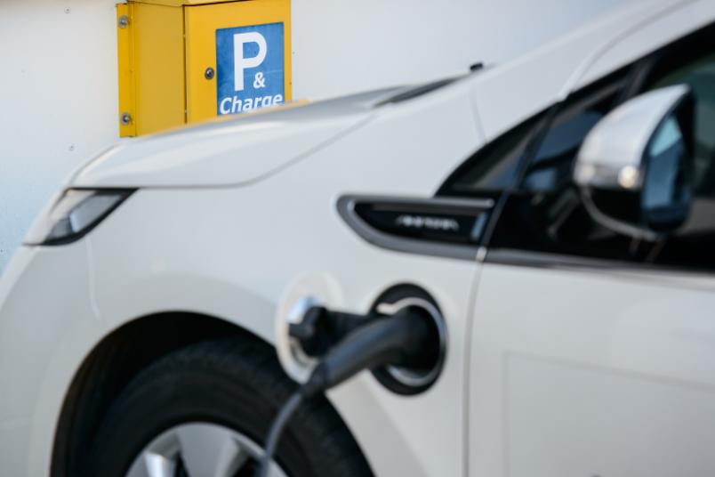 Elektroauto an der Ladestation