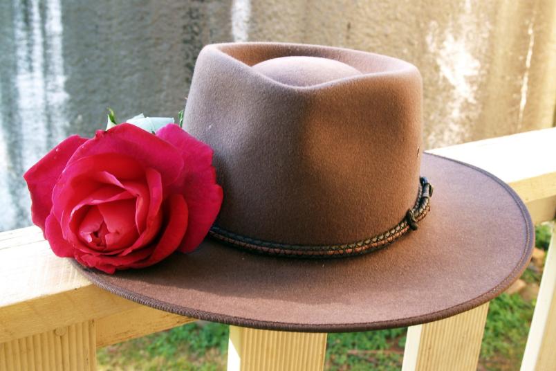 Hut mit Rose