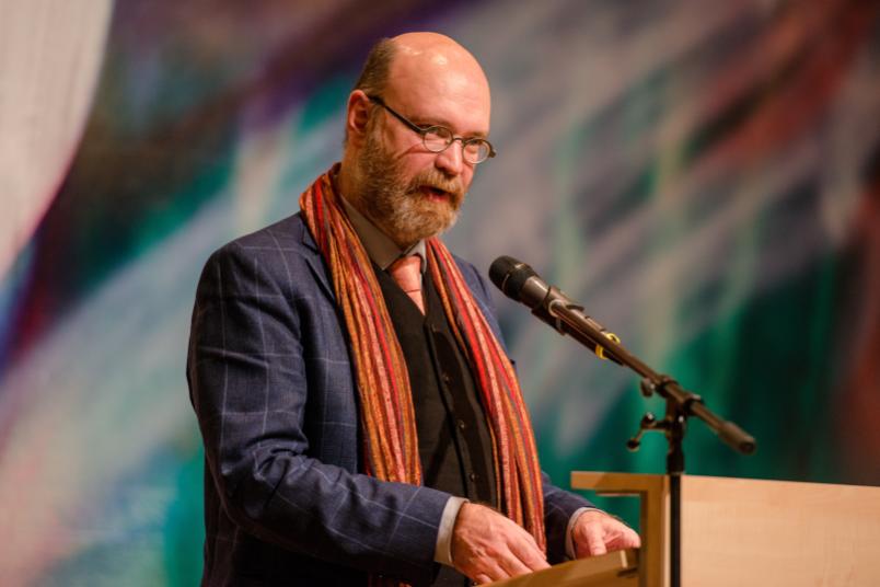 Kollegsprecher Volkhard Krech bei der Eröffnungsfeier im Museum Bochum