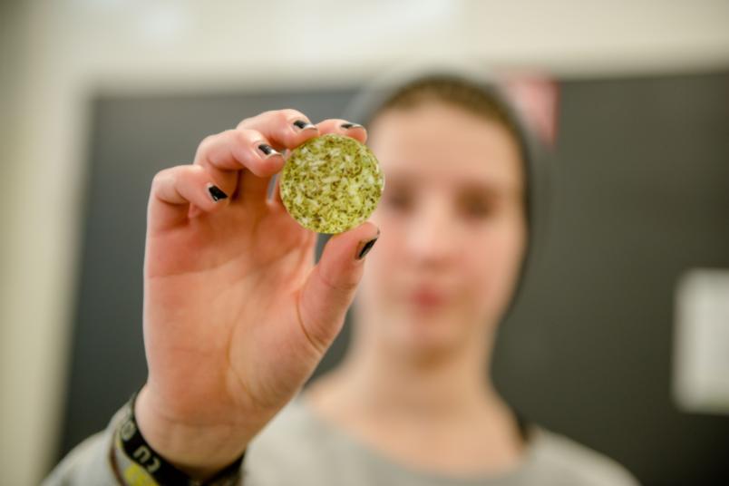 Plastikfreie Seife selbst herstellen.