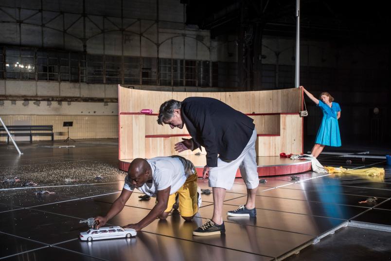 Szene aus einem Theaterstück der Ruhrtriennale