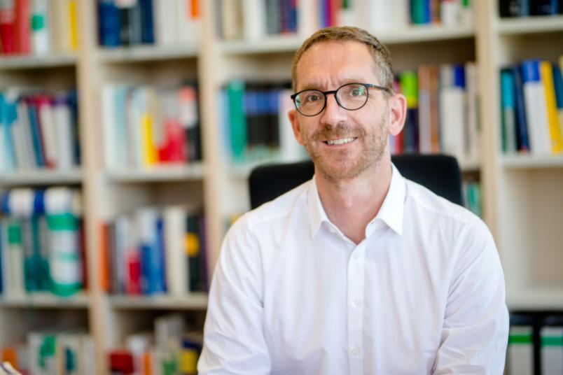 Porträtfoto von Jacob Joussen