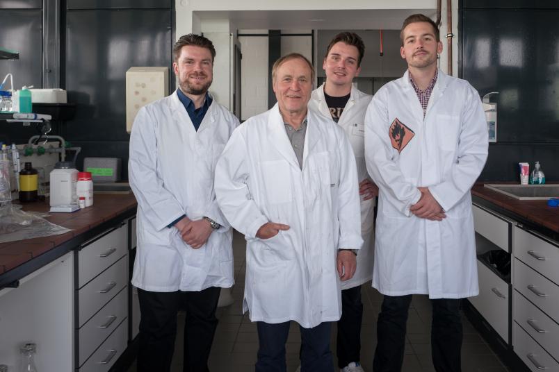 Forscherteam im Labor