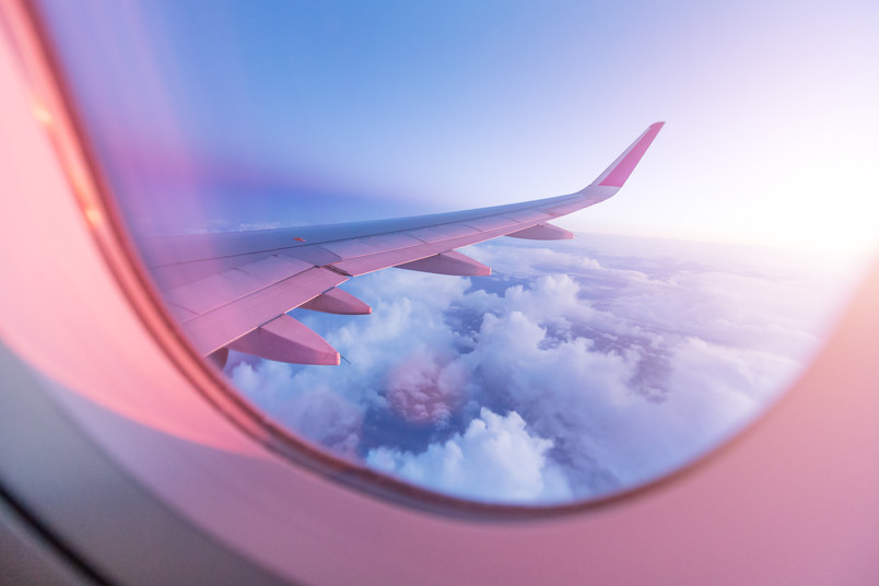Blick aus Flugzeugfenster