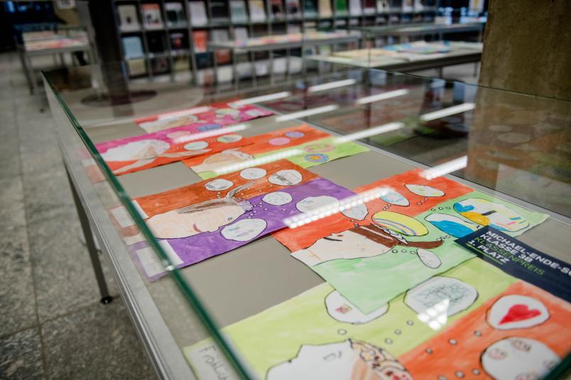Kinderzeichnung werden ausgestellt