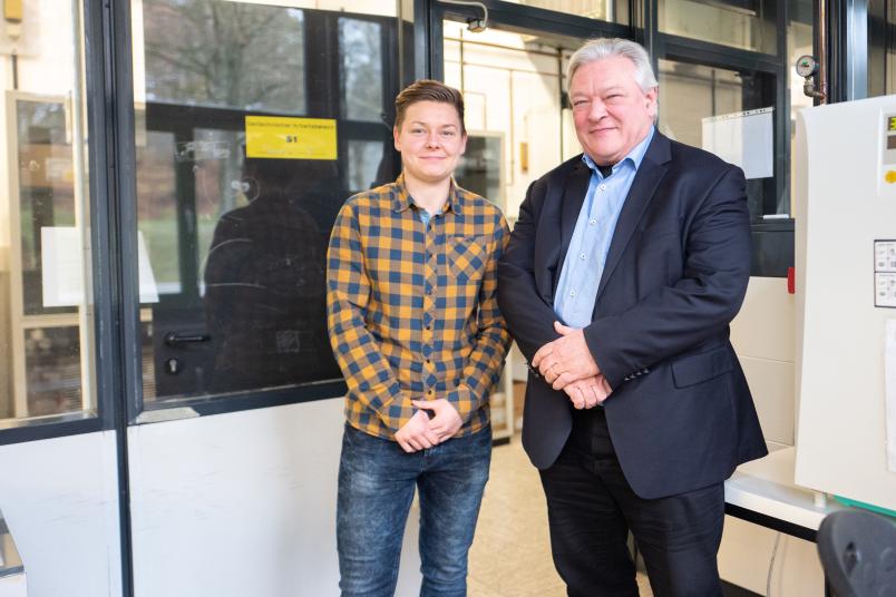 
	Andreas Faissner und Juliane Bauch setzen die in der Publikation beschriebenen Arbeiten aktuell in Bochum fort.
