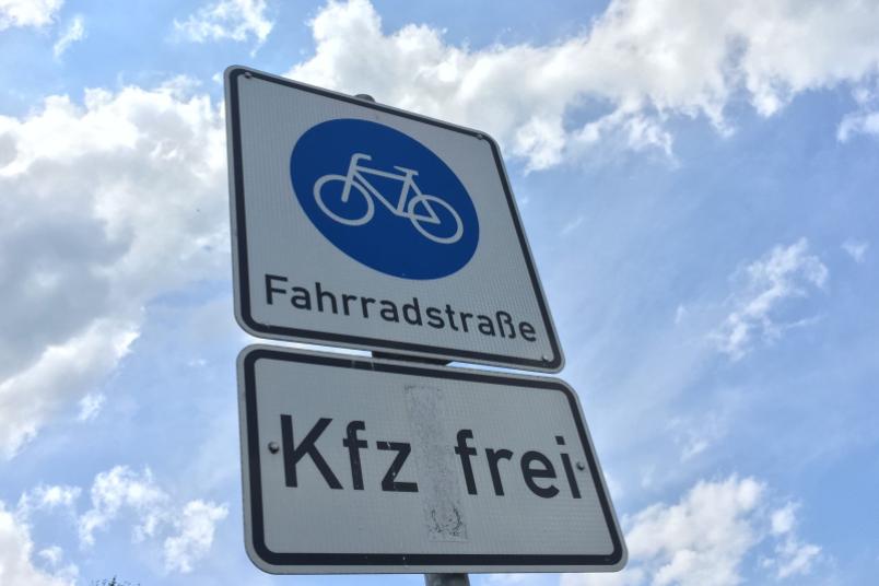 Auf dem Weg zur Verkehrswende sind Fahrradstraßen ein Baustein von vielen.