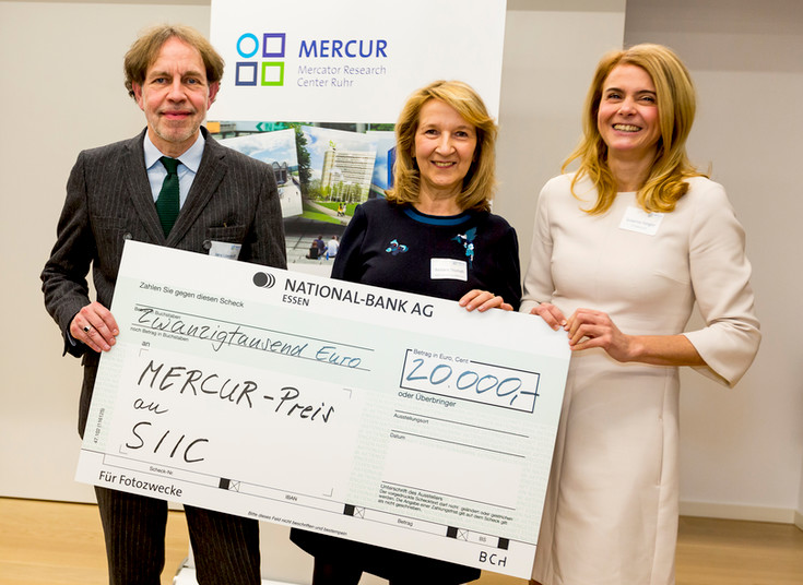 Haben den Mercur-Förderpreis für ihre Graduiertenschule erhalten (von links): Jens Loenhoff, Barbara Thomaß und Susanne Fengler