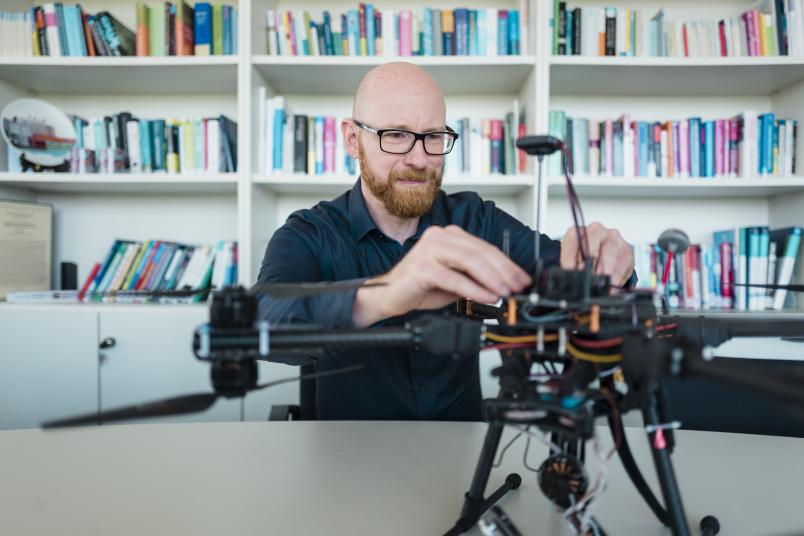 Markus König im Büro