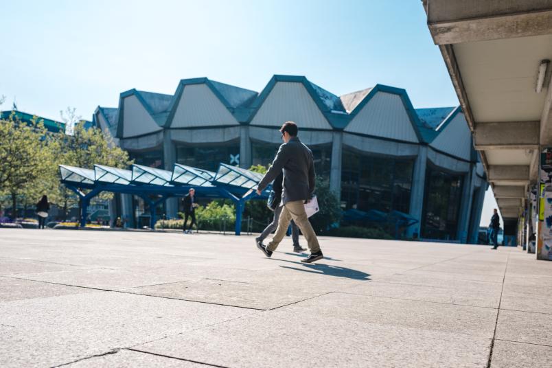 
	Zentraler Punkt des RUB-Campus ist das Audimax.
