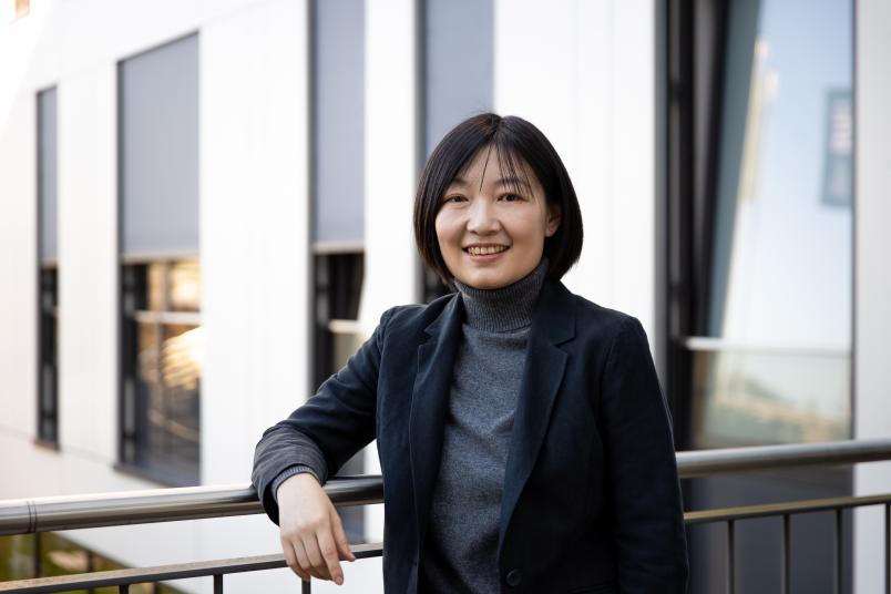 Porträt von Materialwissenschaftlerin Tong Li  