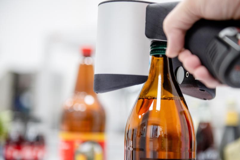 Messgerät auf Flasche