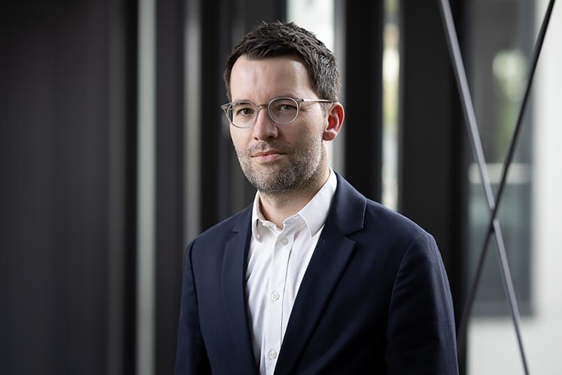 Prof. Simon Rothöhler im Porträt