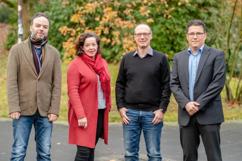 Personen auf dem Campus