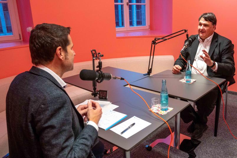 Rektor Martin Paul (rechts) und Oberbürgermeister Thomas Eiskirch