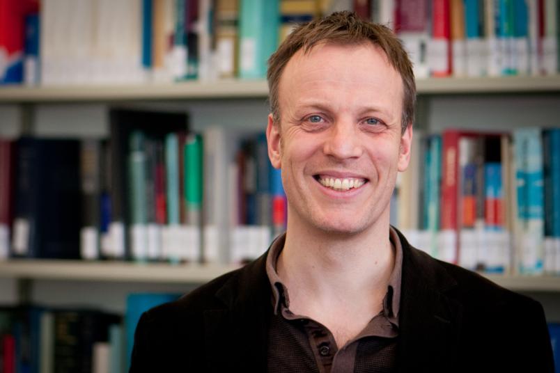 Humanitäre Hilfe: Portät des Forschers Dennis Dijkzeul